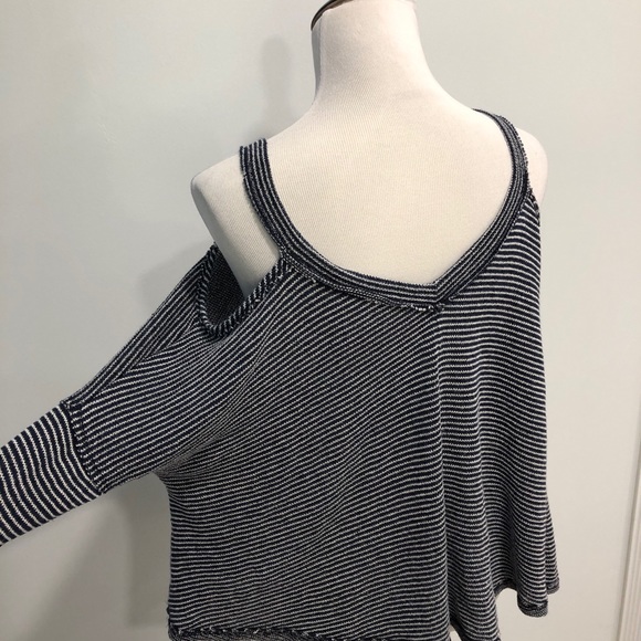 Sage Cold shoulder sweater - Picture 5 of 6